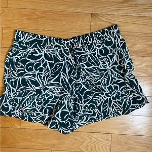 Matching vacation set shorts - Large petite
